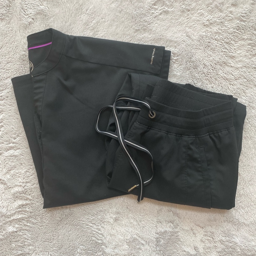 Women’s Healing Hands black jogger scrub set